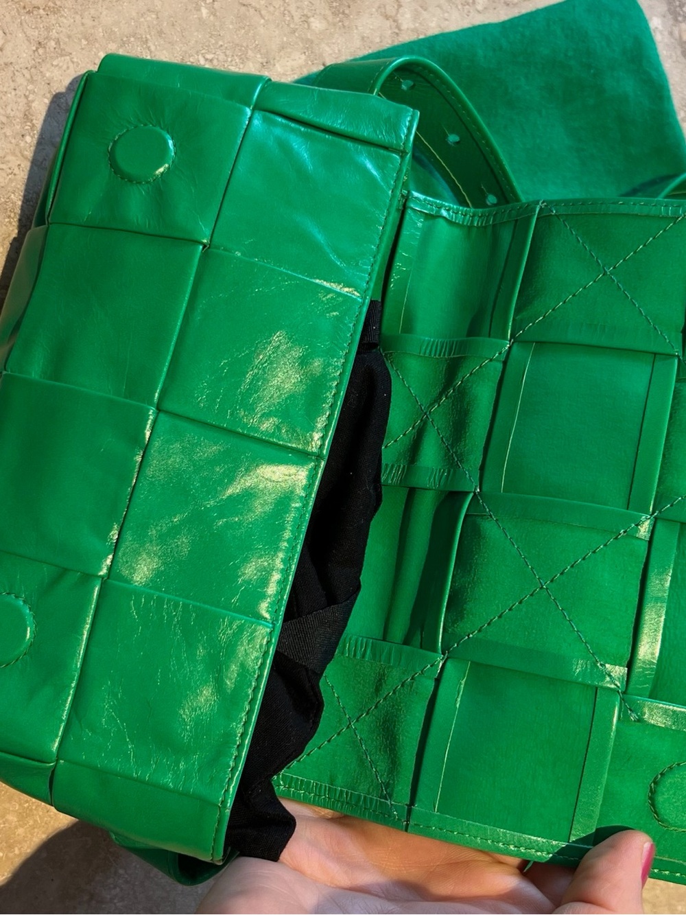 Bottega Veneta Green Intrecciato Nappa Crossbody Bag - Picture 4 of 5